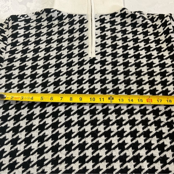 Talbots Women's size Medium Black White Houndstooth Quarter Zip Sweater - Picture 6 of 12